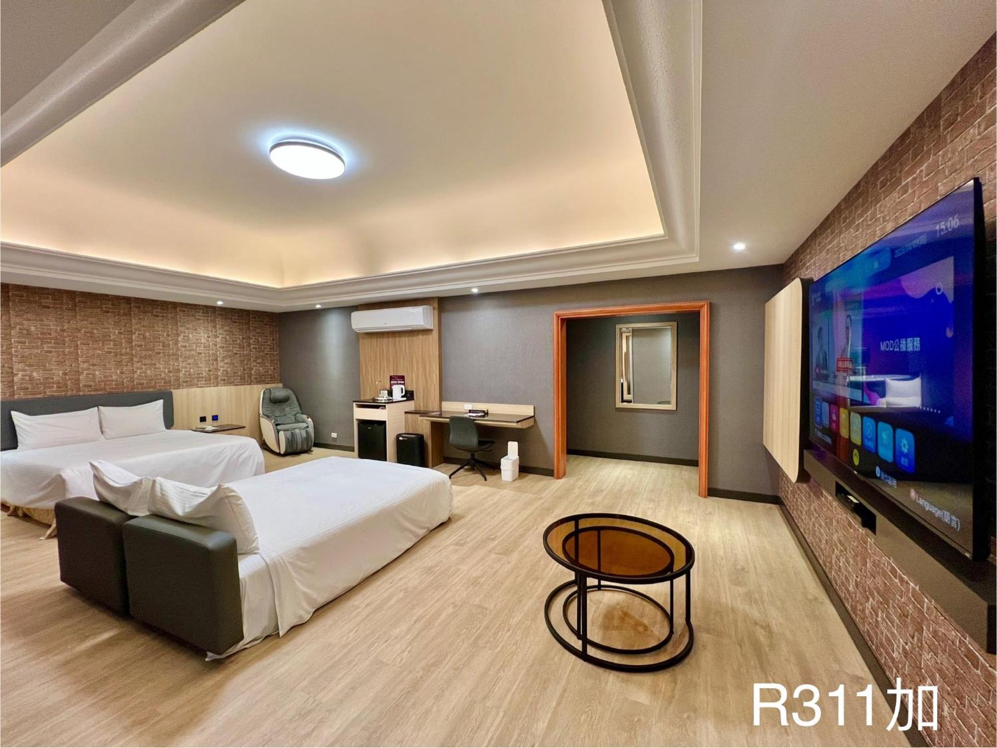 Holiday Motel Tainan Bagian luar foto